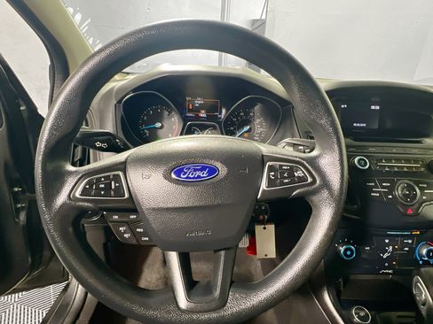 Used 2017 Ford Focus SE image 17