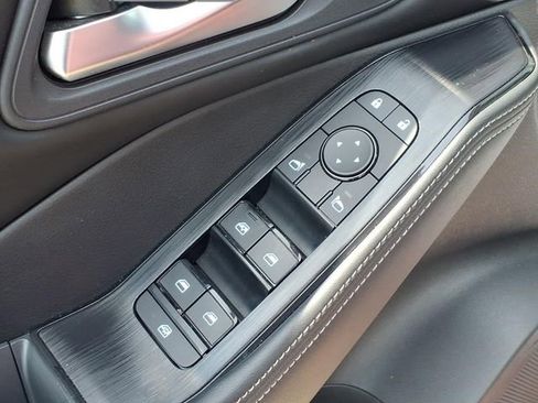 Used 2023 Nissan Rogue SV w/ SV Premium B Package image 17