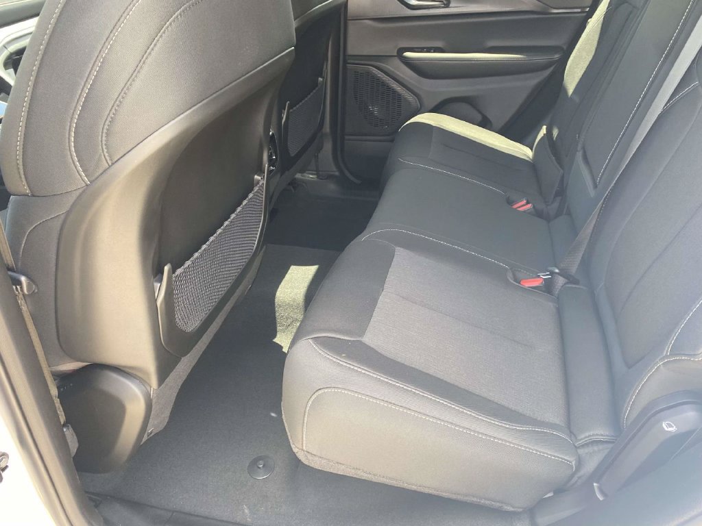 New 2026 Jeep Grand Cherokee Laredo X RWD image 9