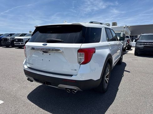 Used 2020 Ford Explorer Platinum w/ Premium Technology Package AWD/4WD image 2