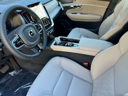 New 2026 Volvo XC90 T8 Plus image 8