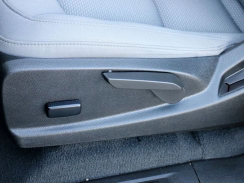 Used 2022 Chevrolet Colorado W/T w/ Custom Special Edition image 17