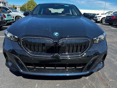 New 2026 BMW 550e xDrive w/ Premium Package AWD/4WD image 2