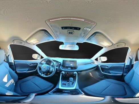 Used 2020 Toyota RAV4 XLE image 32