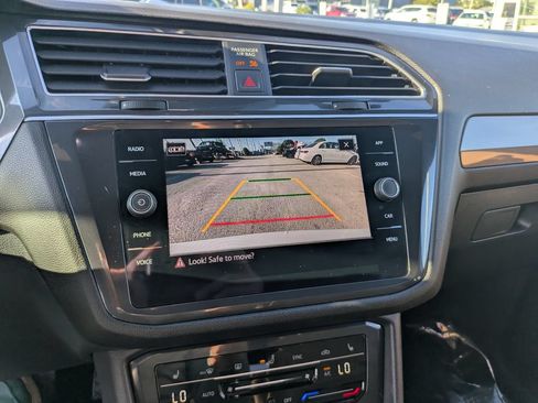 Certified 2023 Volkswagen Tiguan SE FWD image 20