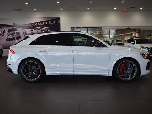 New 2026 Audi RS Q8 performance image 12