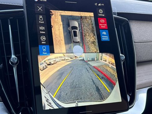 Used 2026 Volvo XC90 T8 Plus w/ Protection Package Premier image 20