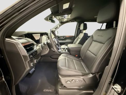 Certified 2025 GMC Yukon XL Denali image 21