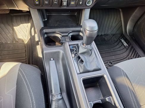 Used 2023 Toyota Tacoma TRD Sport w/ Technology Package AWD/4WD image 15