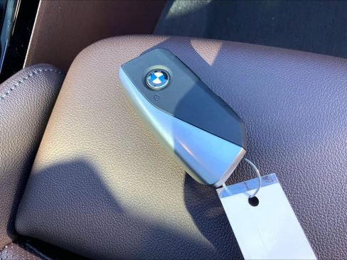 Used 2023 BMW X1 xDrive28i w/ Premium Package image 14