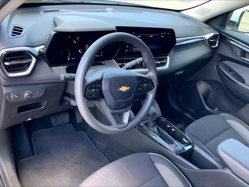 Used 2025 Chevrolet TrailBlazer LT FWD image 14