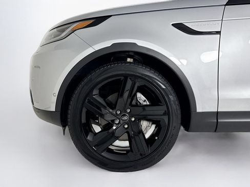 Used 2024 Land Rover Discovery S AWD/4WD image 26