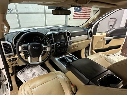 Used 2018 Ford F250 Lariat image 19