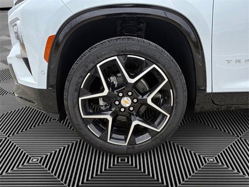 New 2026 Chevrolet Traverse High Country image 9