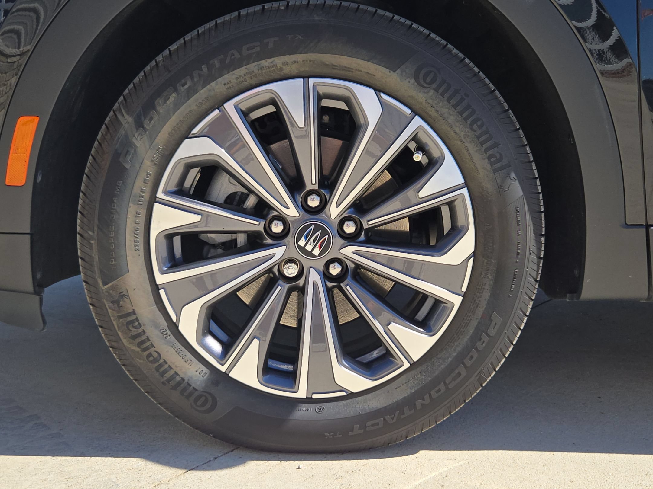 Used 2025 Buick Envision Preferred AWD/4WD image 31