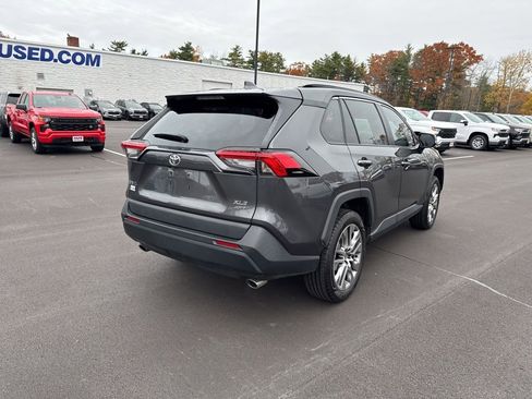 Used 2022 Toyota RAV4 XLE Premium image 3