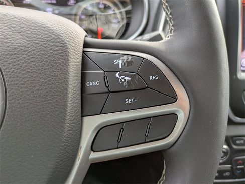 Used 2021 Jeep Cherokee Latitude Lux 80th Anniv w/ Quick Order Package 26U 80TH image 25