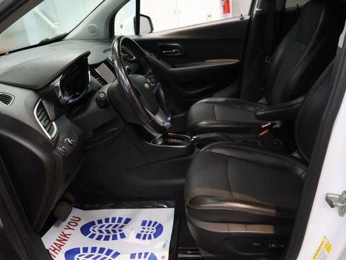 Used 2019 Chevrolet Trax LT w/ LT Convenience Package AWD/4WD image 10