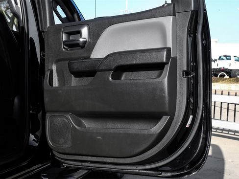 Used 2018 Chevrolet Silverado 1500 Custom w/ Custom Value Package image 42