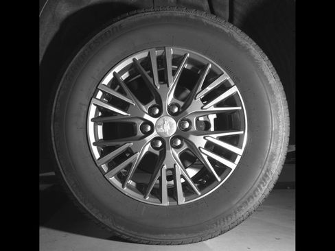 Used 2024 Chevrolet Traverse LT FWD image 15