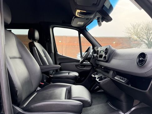 Used 2020 Mercedes-Benz Sprinter 3500 image 13