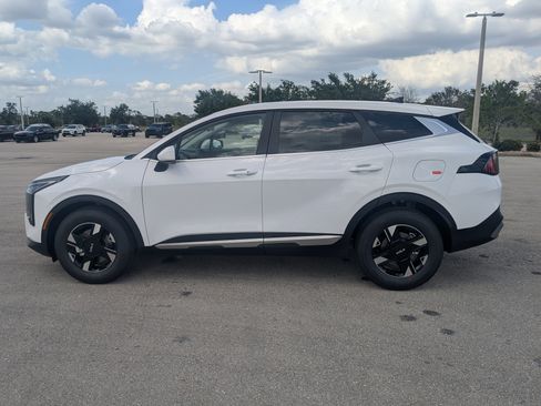 New 2026 Kia Sportage LX FWD image 8