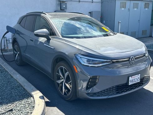 Used 2023 Volkswagen ID.4 Pro S image 2