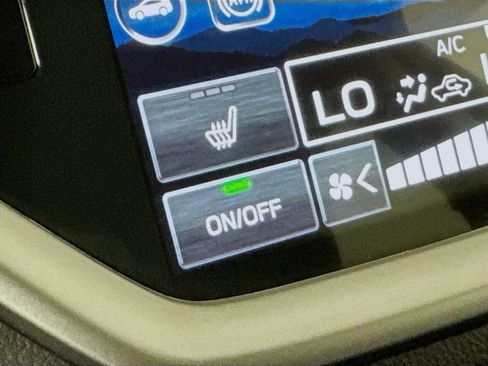 Used 2024 Subaru Ascent Premium w/ Convenience Package AWD/4WD image 23