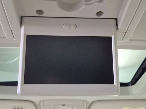 Used 2009 Chrysler Town & Country Touring image 24