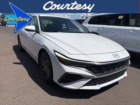 Used 2024 Hyundai Elantra SEL image 1