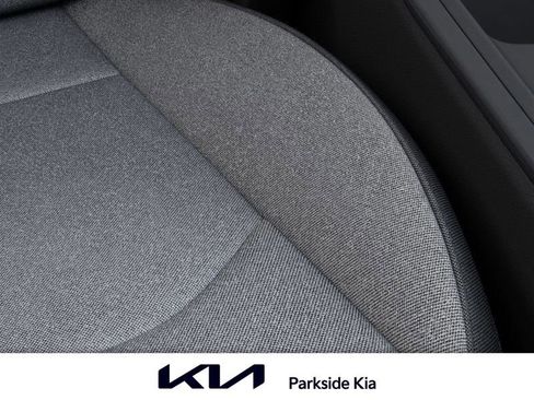 New 2025 Kia K4 LXS image 24