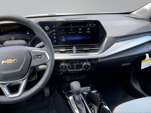 New 2026 Chevrolet Trax LT FWD image 6