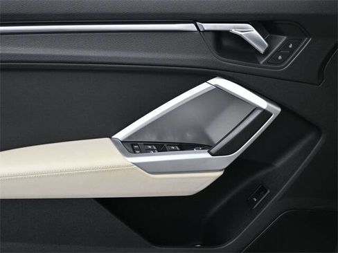 Used 2019 Audi Q3 2.0T Premium Plus w/ Premium Plus Package image 11