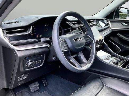 Used 2023 Jeep Grand Cherokee 4WD 4xe w/ Luxury Tech Group II image 20
