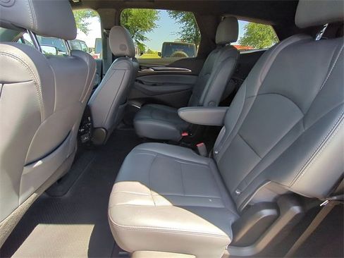 Used 2024 Buick Enclave Premium image 25