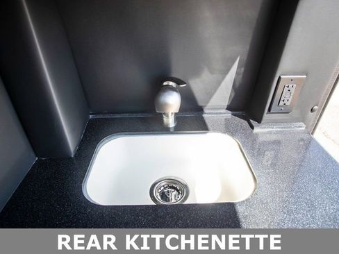 Used 2022 Mercedes-Benz Sprinter 3500 image 16