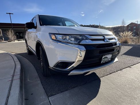 Used 2017 Mitsubishi Outlander ES image 12