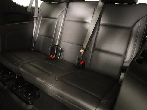 Used 2023 Chevrolet Suburban Z71 w/ Luxury Package image 13