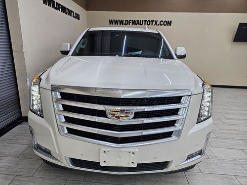 Used 2015 Cadillac Escalade Premium AWD/4WD image 3
