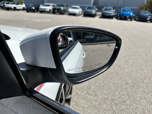 Used 2018 Volkswagen Jetta GLI FWD image 39