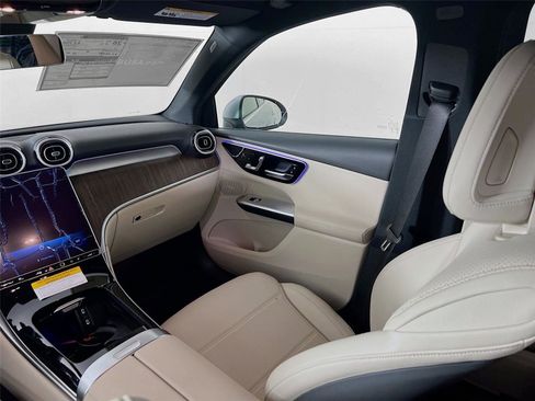 Certified 2025 Mercedes-Benz GLC 300 4MATIC image 20