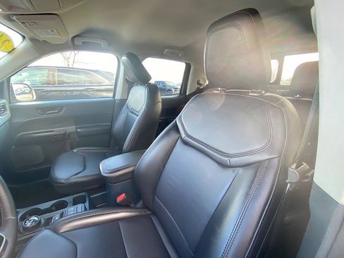 Certified 2024 Ford Maverick Lariat w/ Black Appearance Package image 31