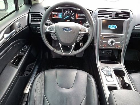 Used 2018 Ford Fusion Titanium image 13