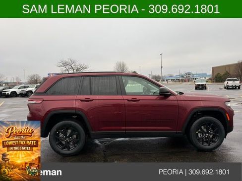 New 2025 Jeep Grand Cherokee Laredo image 3