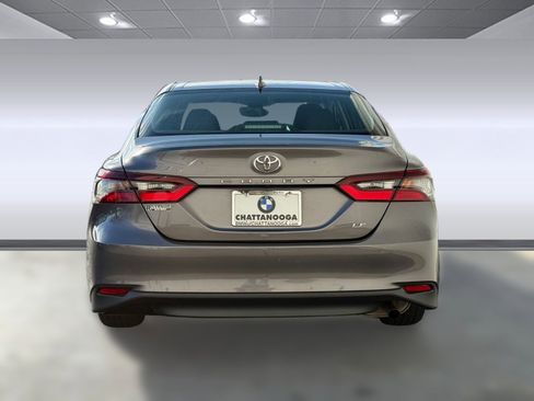 Used 2022 Toyota Camry LE image 9
