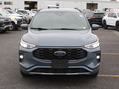 Used 2023 Ford Escape ST-Line Select w/ Tech Pack #1 AWD/4WD image 2