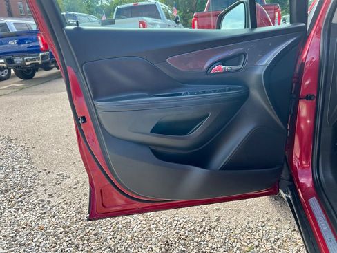 Used 2020 Buick Encore Preferred FWD image 11