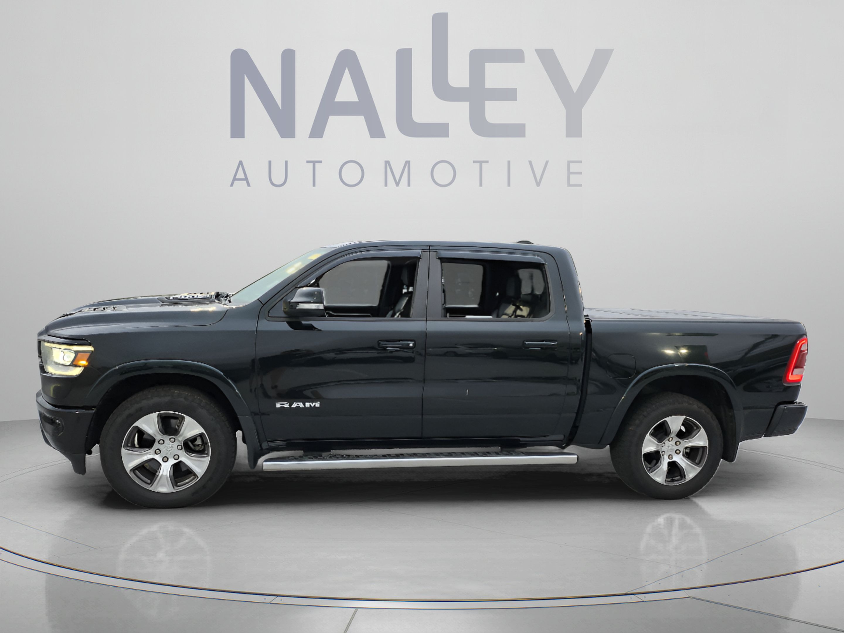 Used 2019 RAM 1500 Laramie w/ Sport Appearance Package AWD/4WD image 2
