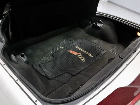 Used 2007 Chevrolet Corvette Coupe w/ Preferred Equipment Group RWD image 11