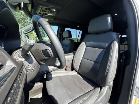 Certified 2023 Chevrolet Suburban Z71 w/ Luxury Package AWD/4WD image 11